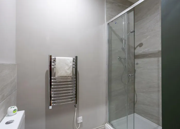 The Centenary, Centre