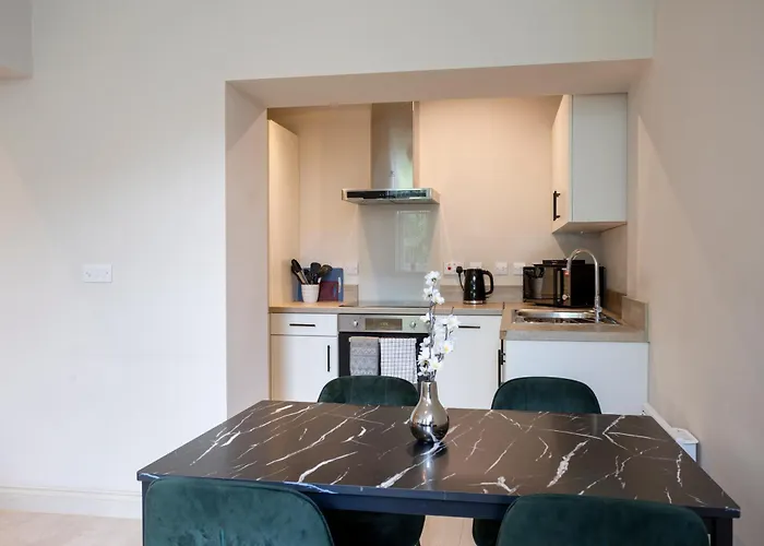 The Centenary, Centre Лідс