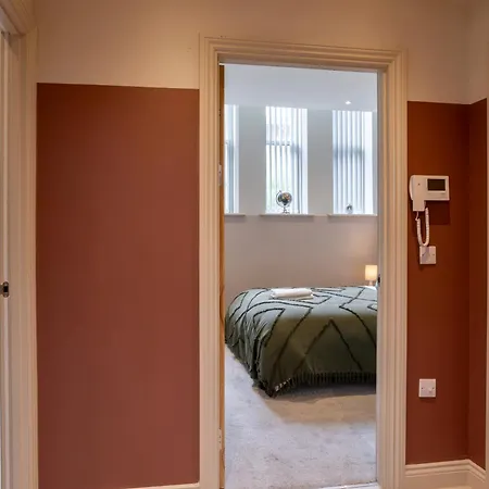 The Centenary, Centre Apartment *