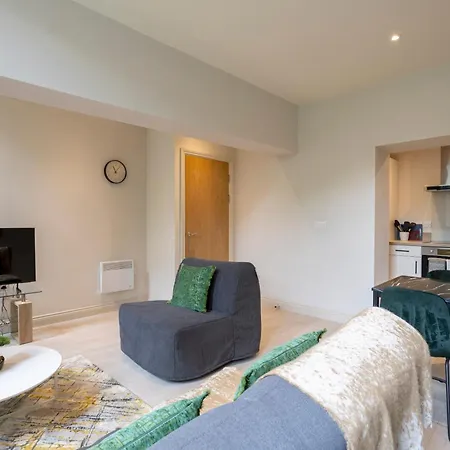 The Centenary, Centre Apartment *
