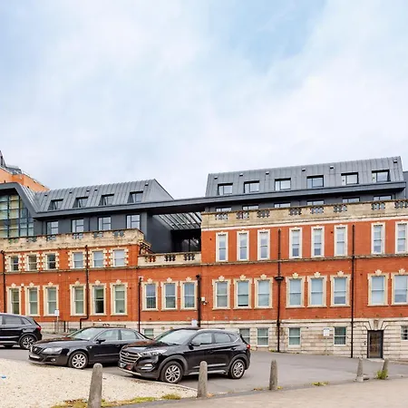 The Centenary, Centre Leeds (West Yorkshire)