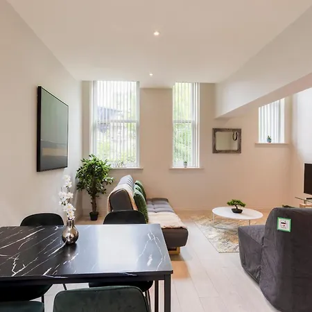 Daire The Centenary, Centre *