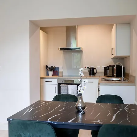 The Centenary, Centre Leeds (West Yorkshire)