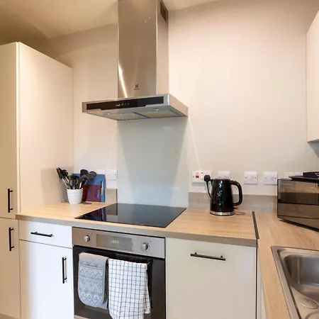 The Centenary, Centre Daire *