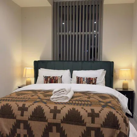 The Centenary, Centre Daire Leeds (West Yorkshire)