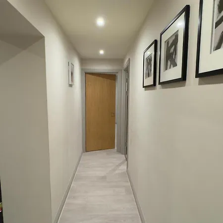 公寓 The Centenary, Centre