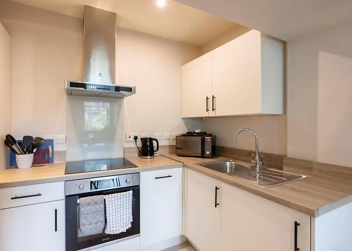 The Centenary, Centre