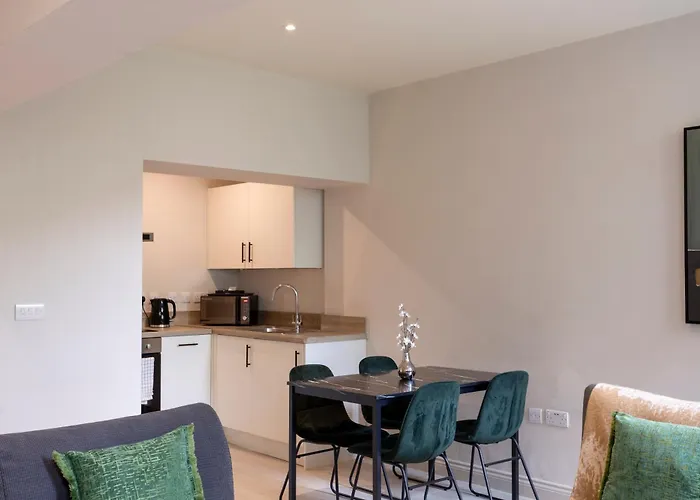 The Centenary, Centre Apartment *