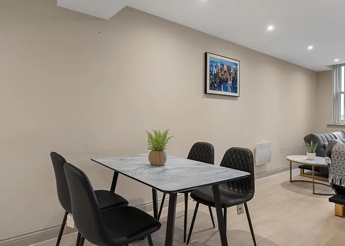 The Centenary, Centre Apartment *