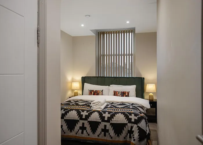 The Centenary, Centre Apartment