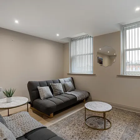 The Centenary, Centre Apartment *
