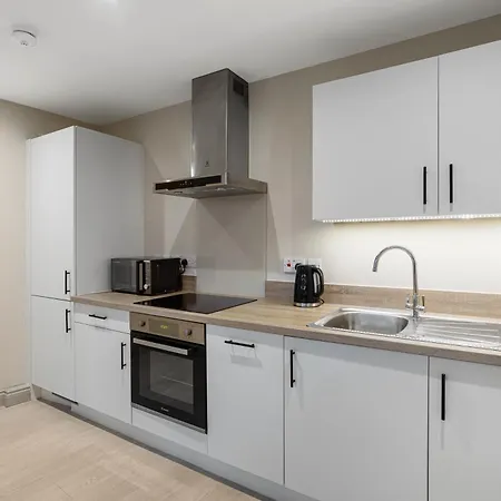 The Centenary, Centre Apartment *
